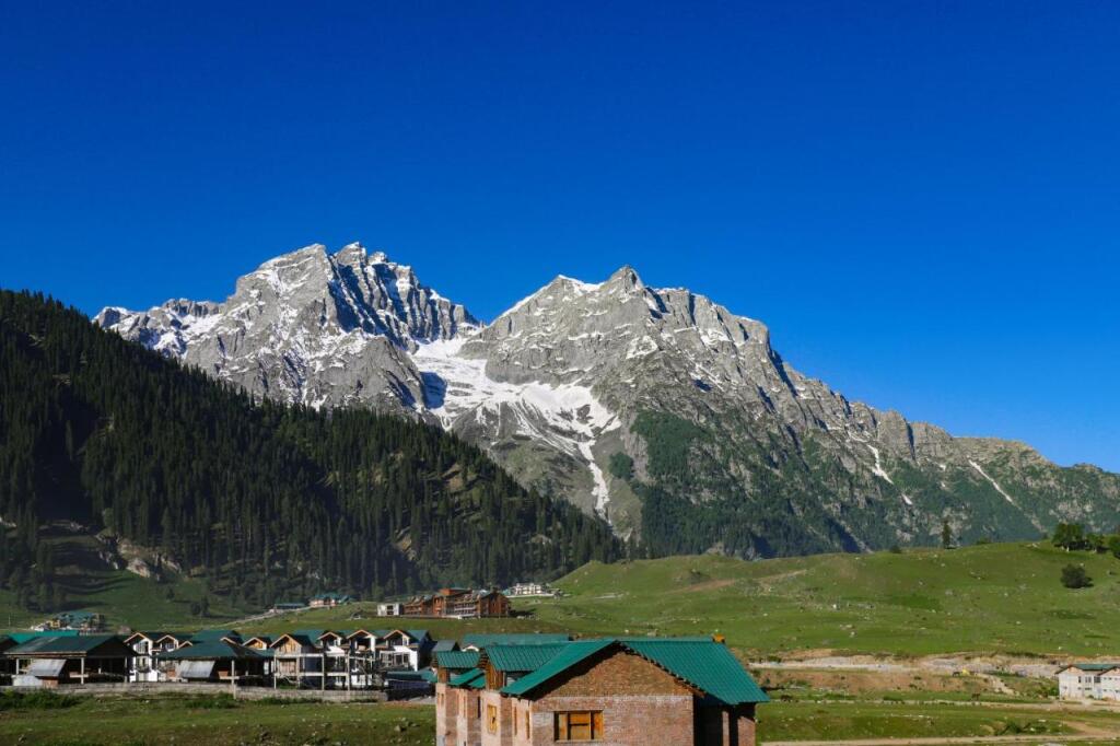 Пахалгам: Lemon Tree Hotel Sonmarg