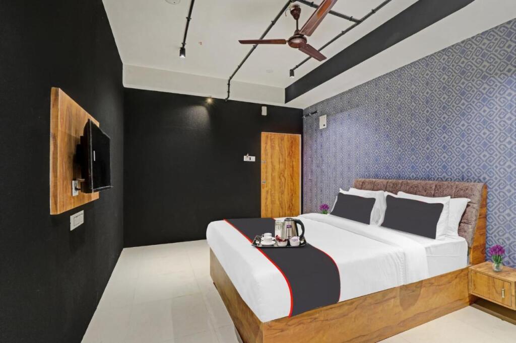 Сурат: OYO Flagship 703392 Hotel The Life