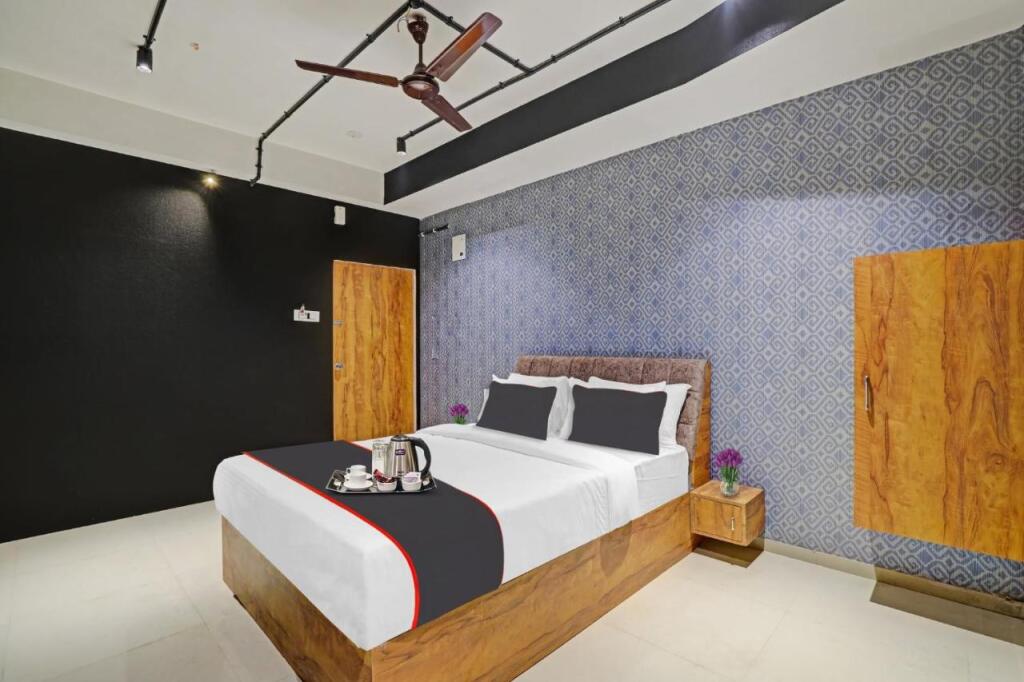 Сурат: OYO Flagship 703392 Hotel The Life