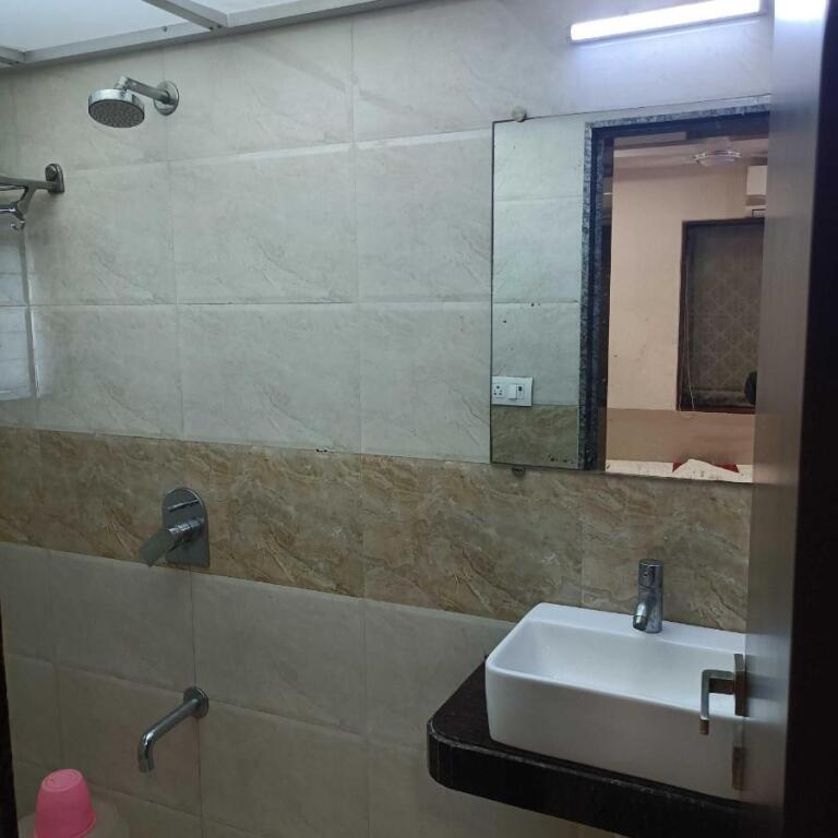 Тхане: OYO Flagship 807884 Hotel Smbha Palace