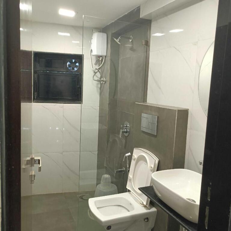 Тхане: OYO Flagship 807884 Hotel Smbha Palace