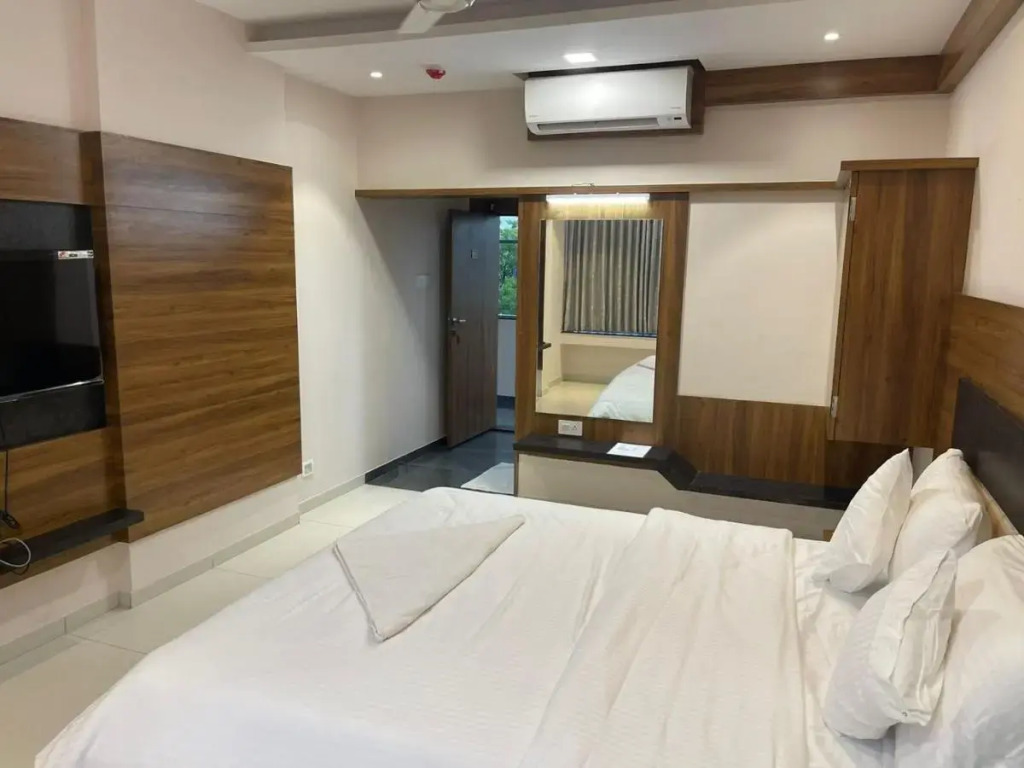 Колхапур: Hotel Chiranjeevi