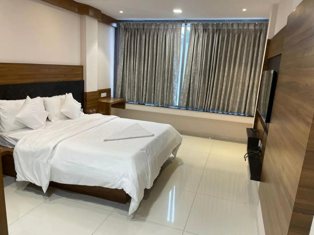 Колхапур: Hotel Chiranjeevi
