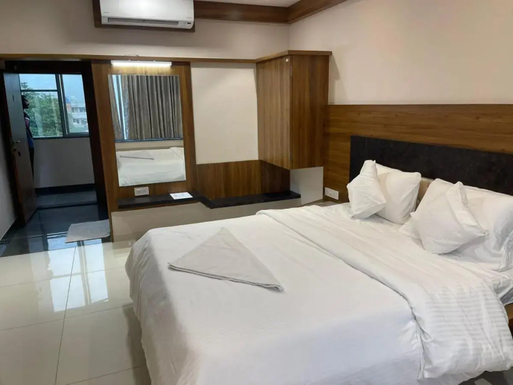 Колхапур: Hotel Chiranjeevi