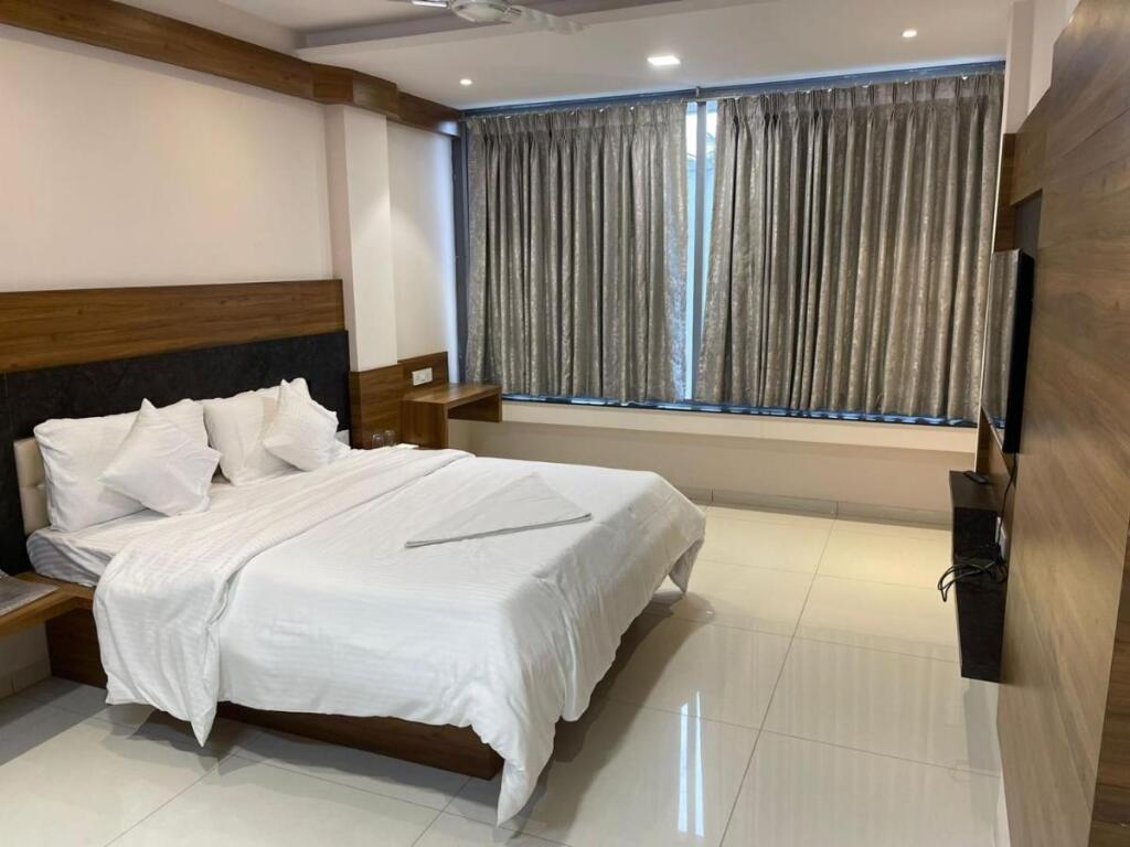 Колхапур: Hotel Chiranjeevi