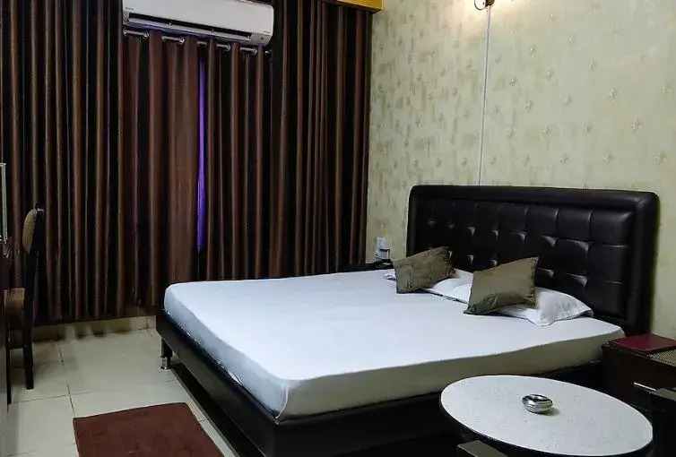 Прем-Нагар: Hotel Center Point