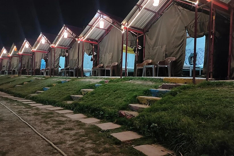 Шивпури: Camp in Shivpuri