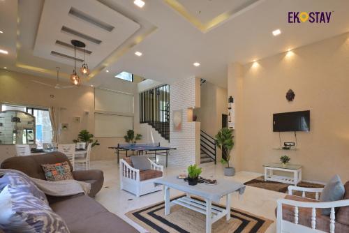 Лонавала: EKO STAY (Gold) - BLUE PEBBLE VILLA