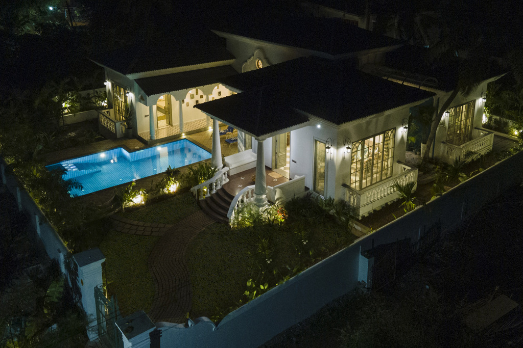 Анджуна: Maison 9
