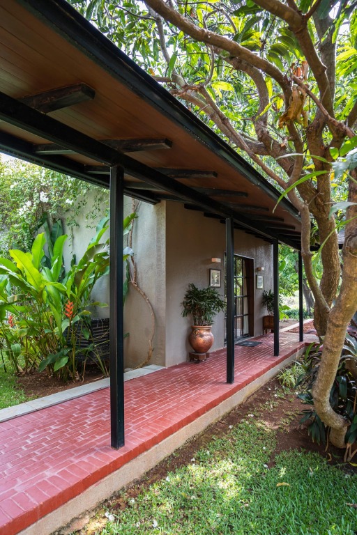 Пляж Мандва: Orchard House