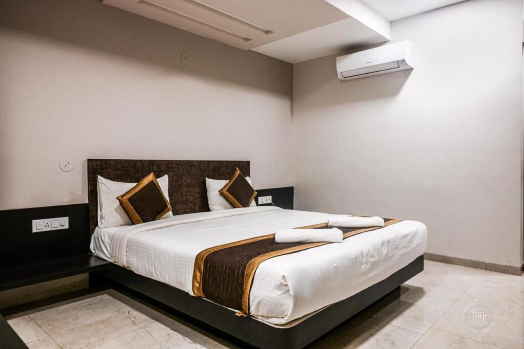Белагави: Hotel Rahul Palace Belagavi