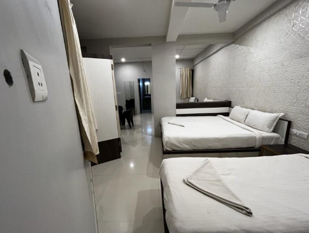 Белагави: Hotel RK Renaissance