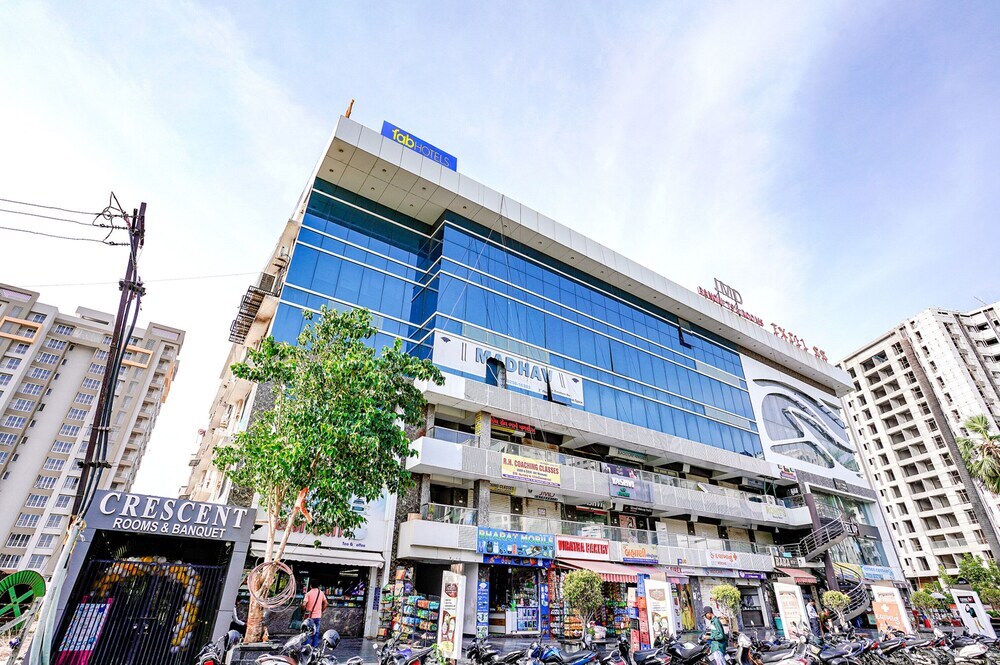 Сурат: FabHotel Crescent