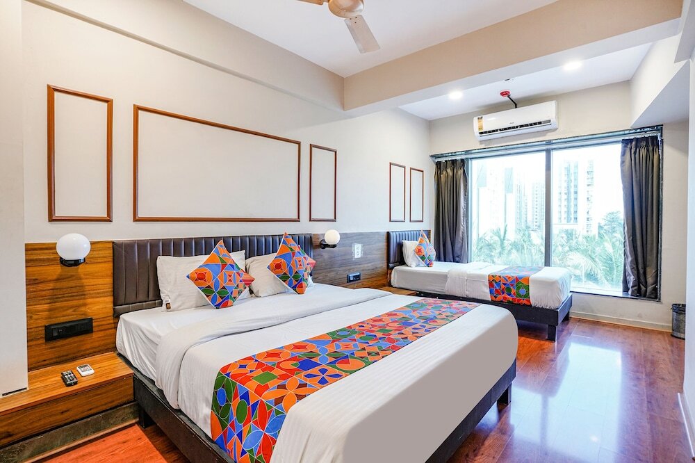 Сурат: FabHotel Crescent