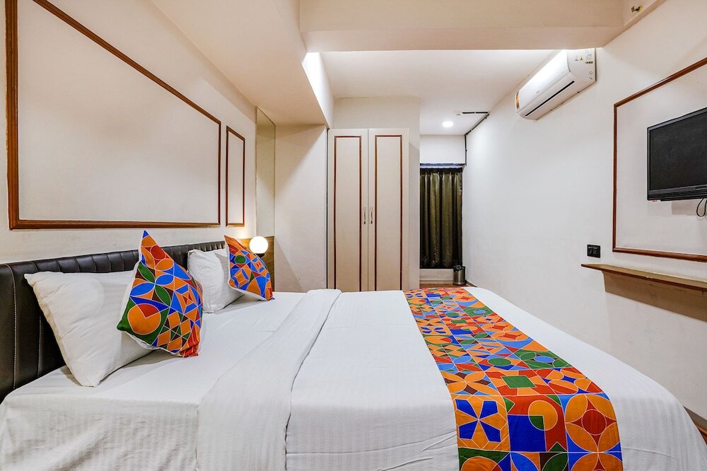Сурат: FabHotel Crescent