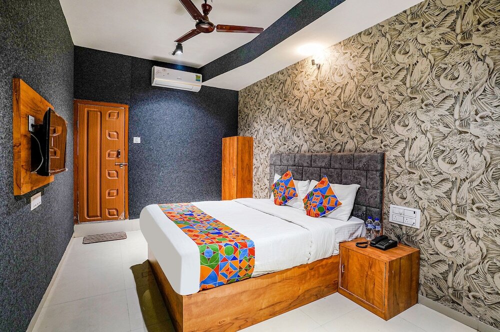 Сурат: Fabhotel The Life