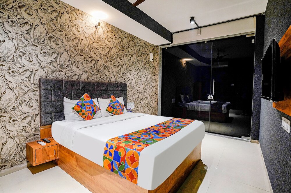 Сурат: Fabhotel The Life