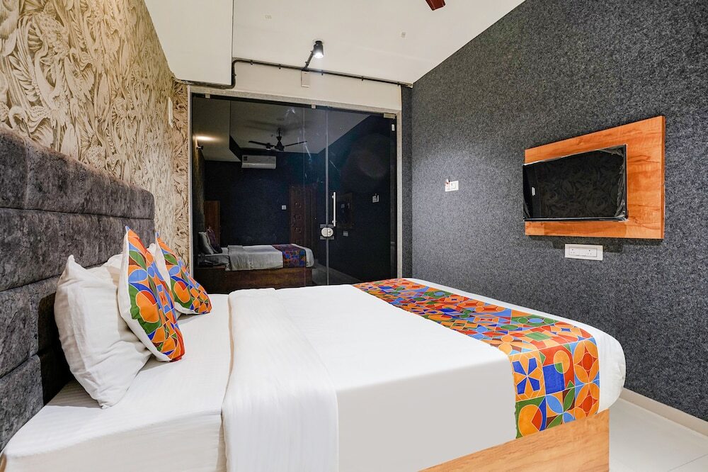 Сурат: Fabhotel The Life