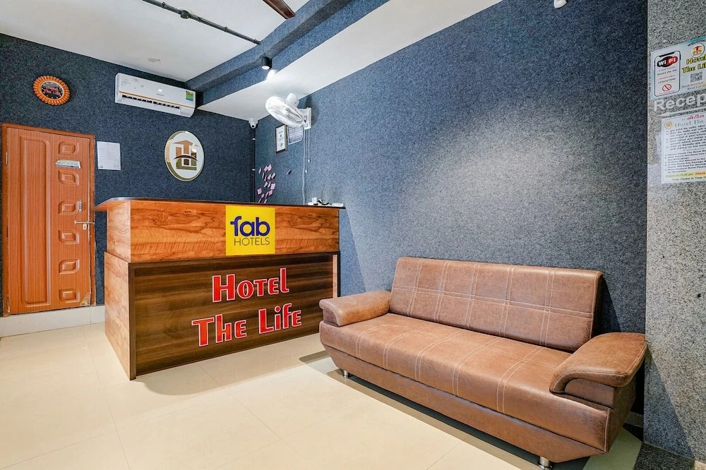 Сурат: Fabhotel The Life
