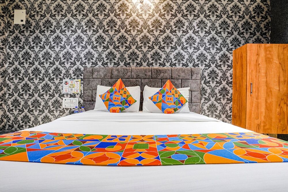 Сурат: Fabhotel The Life
