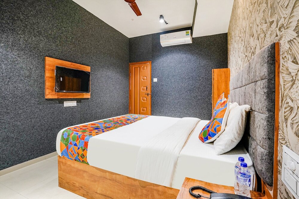 Сурат: Fabhotel The Life
