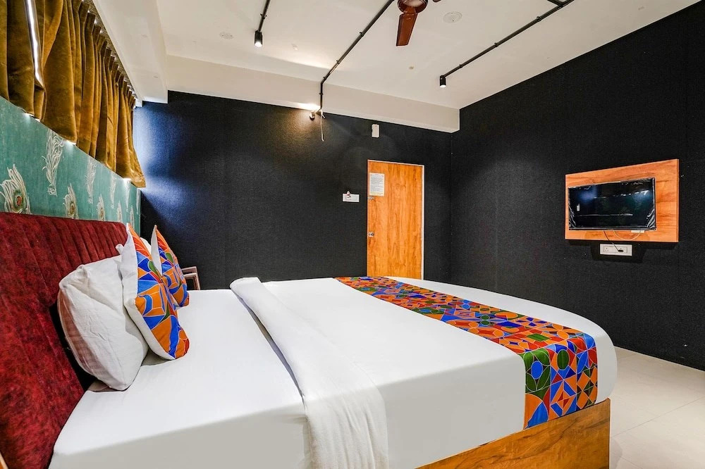 Сурат: Fabhotel The Life
