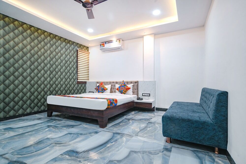 Дхар: Fabhotel Stay Well