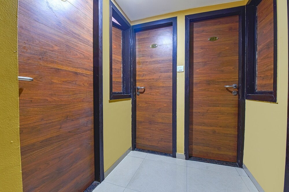 Сурат: Fabhotel Rb Residency