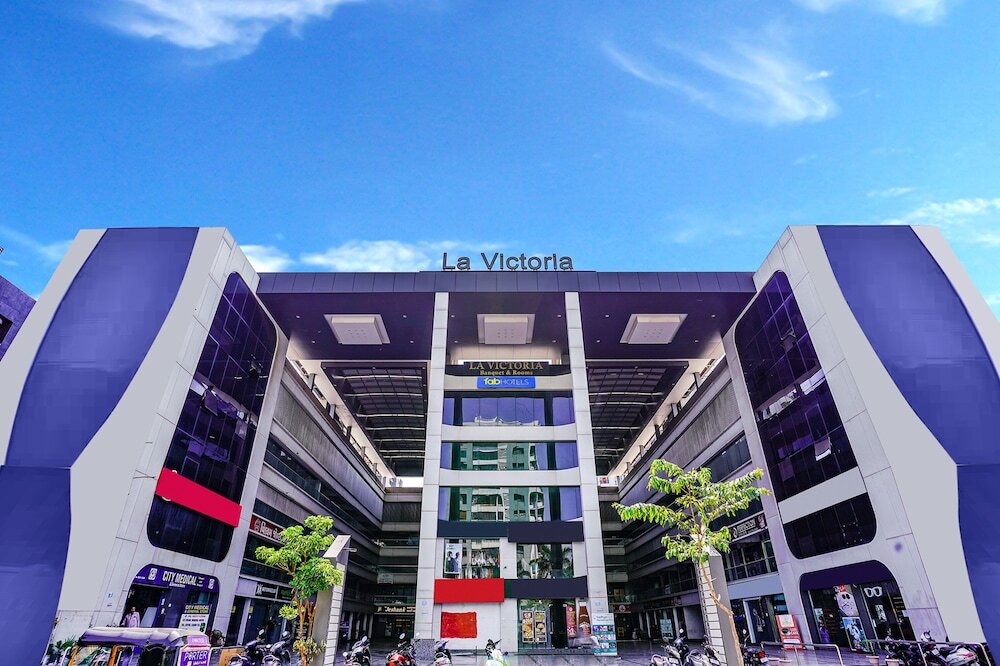 Сурат: Fabhotel La Victoria