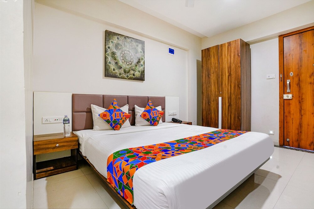 Сурат: Fabhotel La Victoria