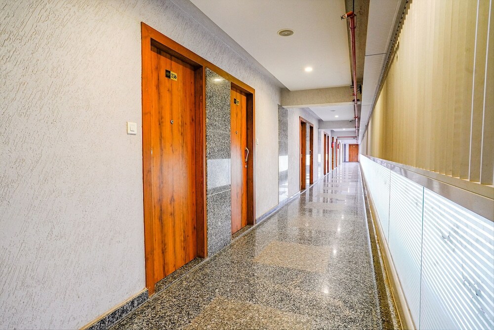 Сурат: Fabhotel La Victoria