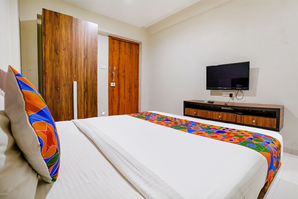 Сурат: Fabhotel La Victoria