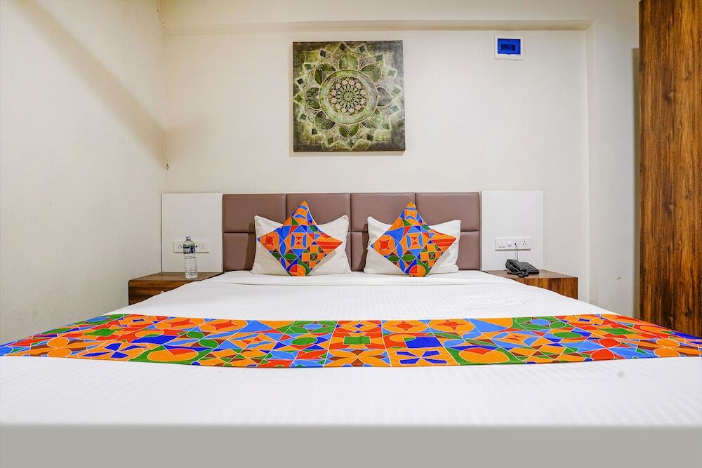 Сурат: Fabhotel La Victoria