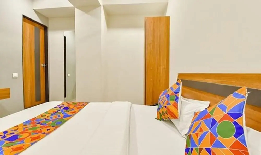 Сурат: Fabhotel Happinex