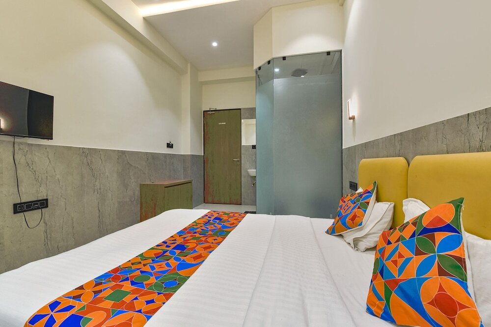 Сурат: Hotel Gold Palace Inn