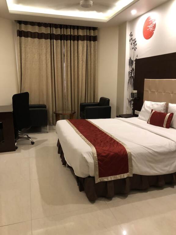 Гуруграм: mizu hotel