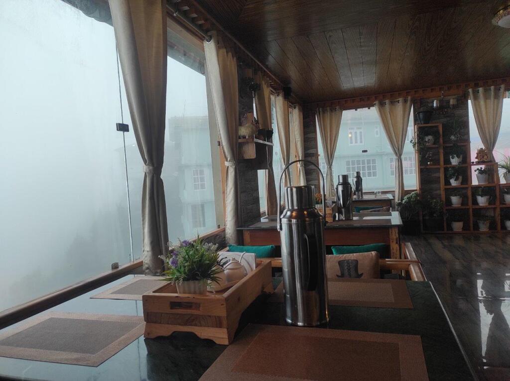 Таванг: Hotel Amala