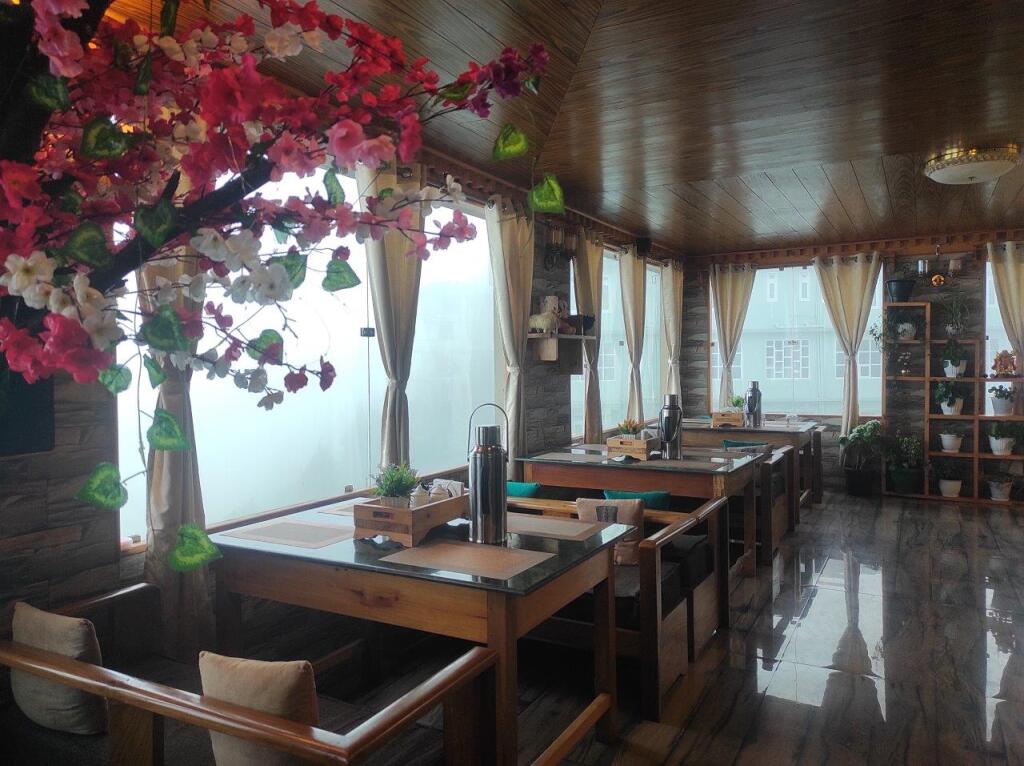 Таванг: Hotel Amala