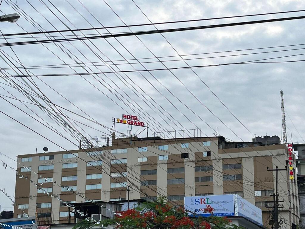 Тезпур: Hotel YSM Grand
