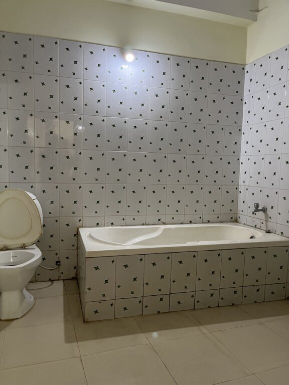 Тезпур: Hotel YSM Grand