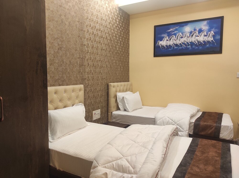 Тезпур: Hotel Friends Palace
