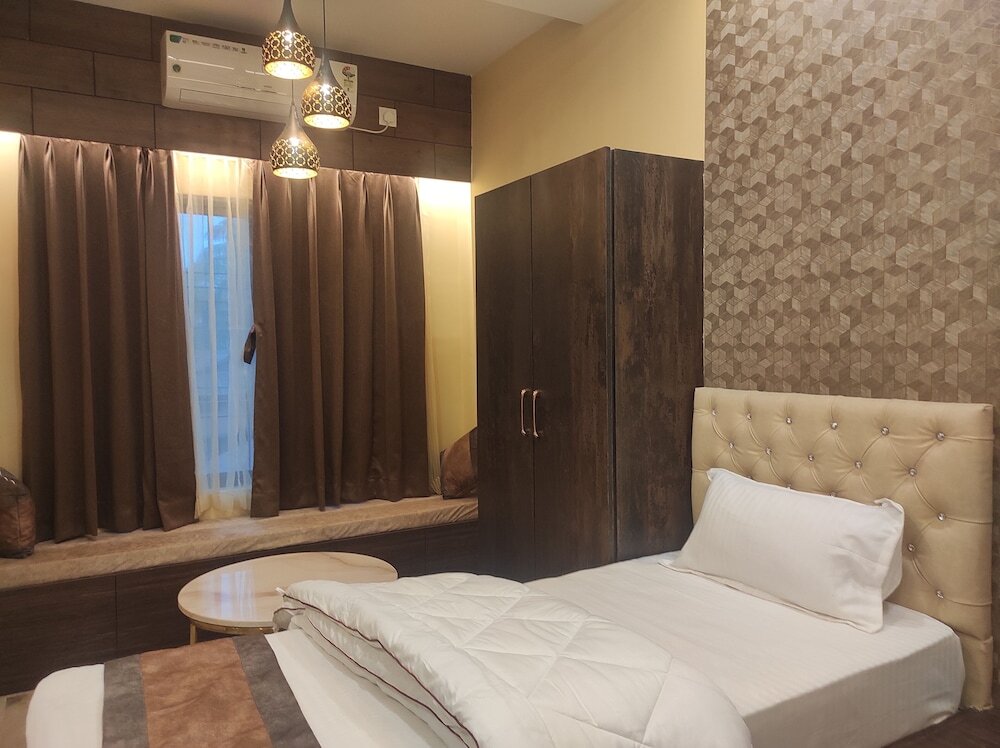 Тезпур: Hotel Friends Palace