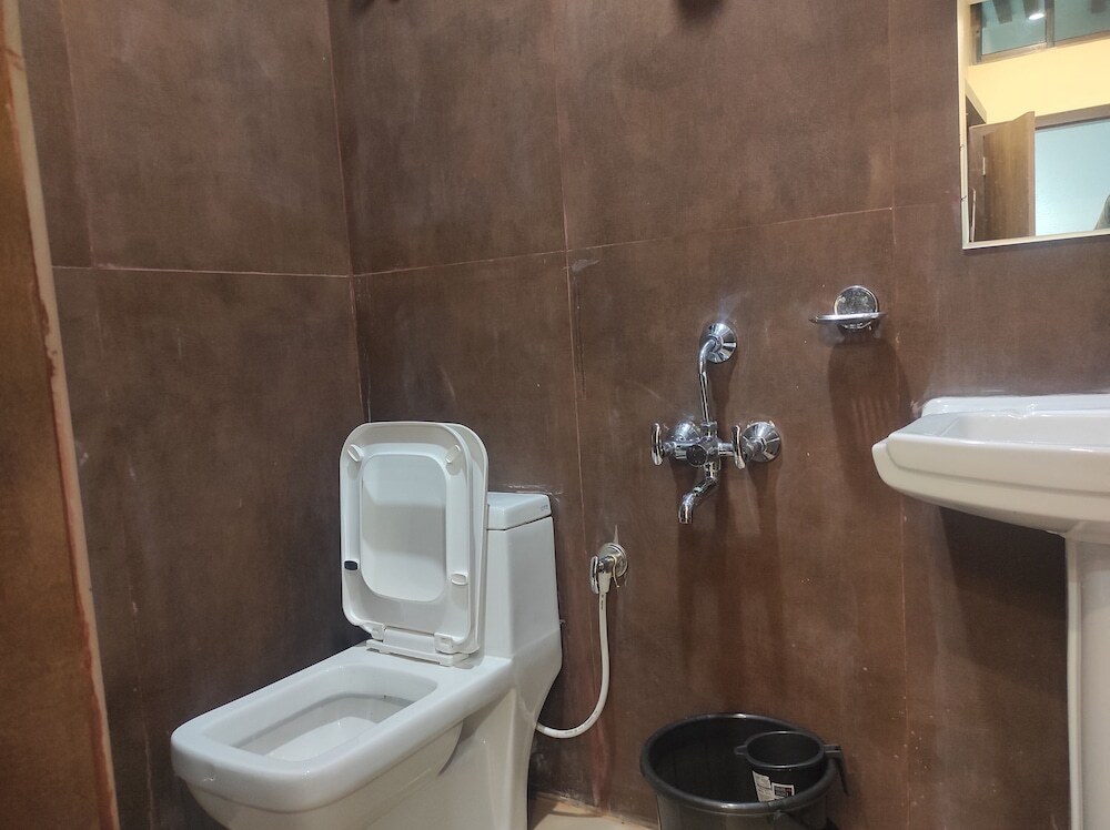 Тезпур: Hotel Friends Palace