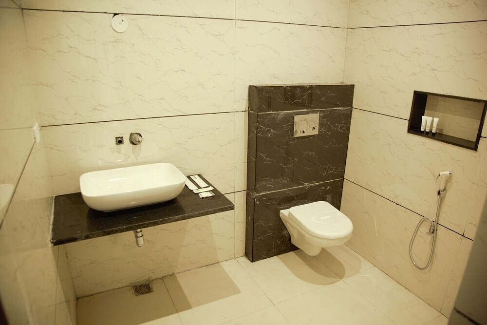 Уттаркаши: Raja Ji Hotels