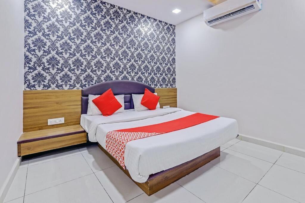 Вадодара: Hotel Shiv Inn