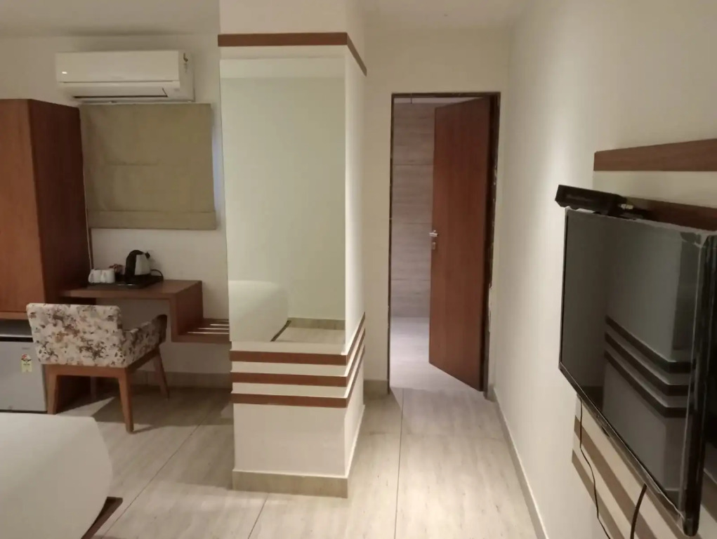 Вадодара: Hotel Blue Lagoons Manjalpur