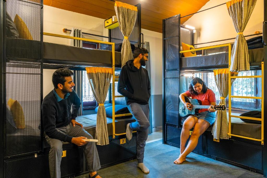 Аразинагуп: The Hosteller Chikmagalur