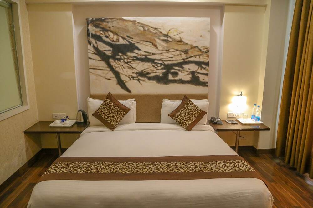 Барейлли: Four Leaf Hotel Budaun