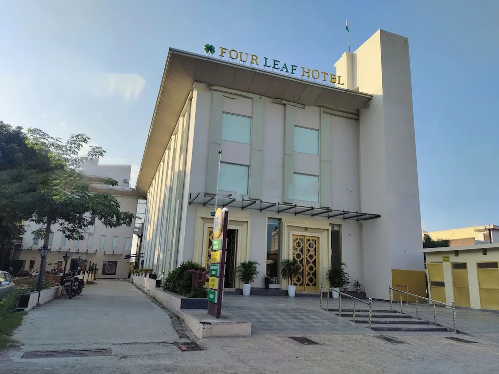 Барейлли: Four Leaf Hotel Budaun