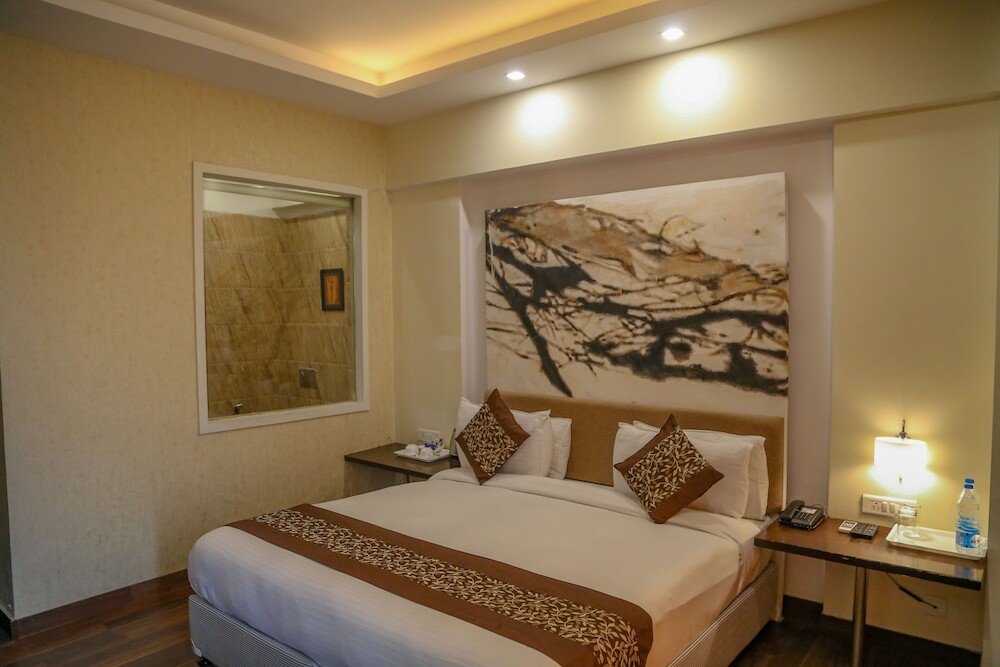 Барейлли: Four Leaf Hotel Budaun
